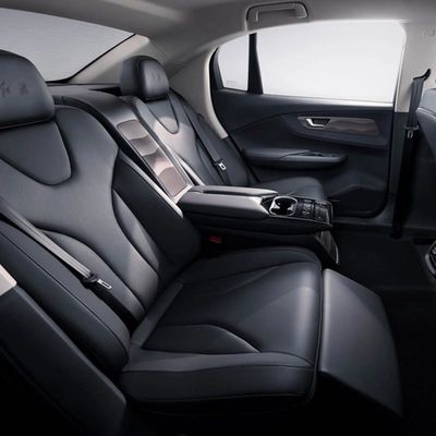 HongQieqm5 EV Auto 431km de Zuivere Elektrische 5 Seater Middelgrote Sedan van Hongqi New Energy van de Autohoge snelheid