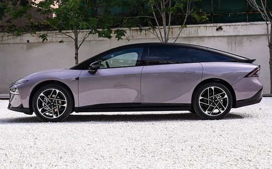 Xpeng 5-seater sedan EV met 602/710km bereik en 200km/h topsnelheid