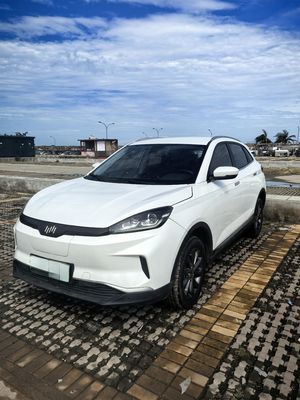 Gebruikt bereik 400km 160kW elektrische SUV Weltmeister tweedehands auto goede staat lage kilometertelling zwart