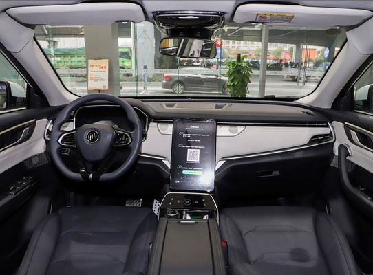 Gebruikt bereik 400km 160kW elektrische SUV Weltmeister tweedehands auto goede staat lage kilometertelling zwart