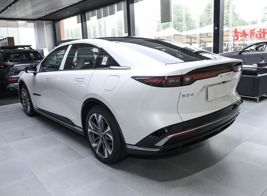 2025 Nieuw model Extender Automobile EV met 5 zitplaatsen Mazda EZ6 Long Ranger Hybrid Electric Car met zonnedak
