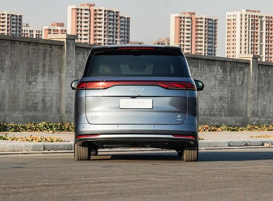 1100km bereik BYD Xia MPV 5145MM Lengte elektrisch voertuig voor bedrijven en gezinnen