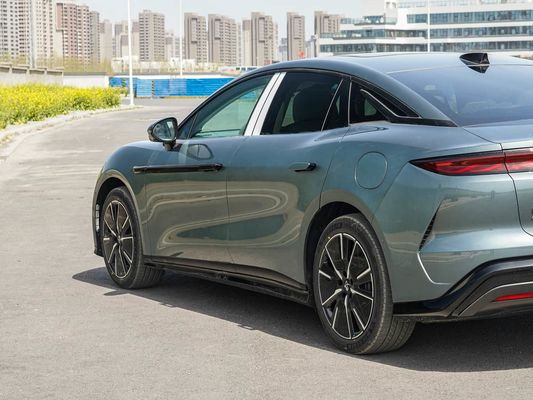 2025 Krachtig Han L BYD elektrisch voertuig met maximaal vermogen 500 kW en leer roer 1000V High Voltage Fast Charging