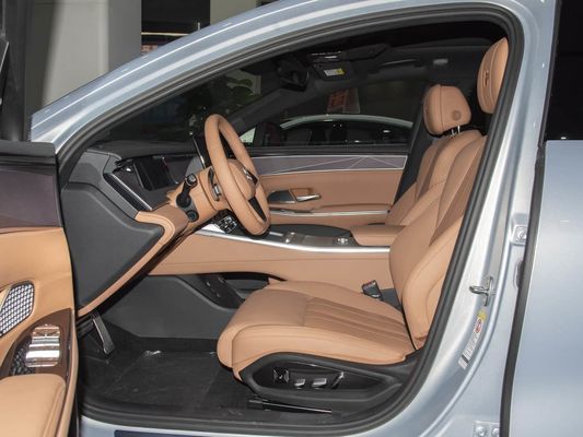 Modelvoertuig 601km Bereik 83.2kWh Batterijcapaciteit AWD Snel opladen Zonnedak Hoogspanningsstructuur Comfortabel voor het gezin