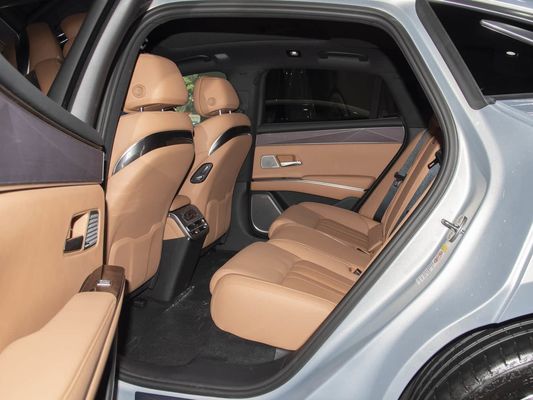Modelvoertuig 601km Bereik 83.2kWh Batterijcapaciteit AWD Snel opladen Zonnedak Hoogspanningsstructuur Comfortabel voor het gezin