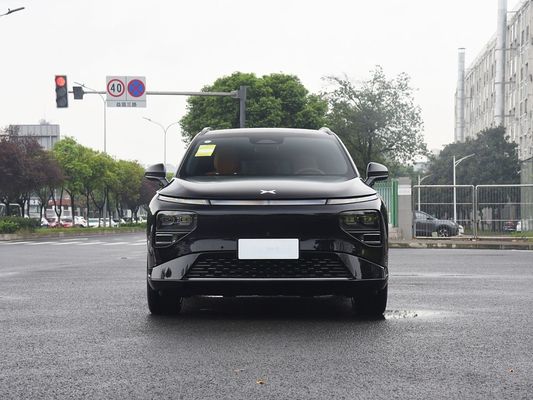 2025 Xpeng G9 Volledig elektrische SUV 93,1 kWh Batterijcapaciteit 423 kW Maximaal motorvermogen 680 km lange afstand en snel opladen met zonnedak