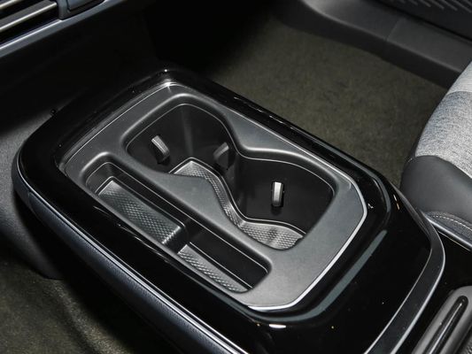 2025 VW Elektrisch voertuig ID.4 Snel oplaadbare auto Lang bereik 601km 80.4kWh Batterij Warm verkoop Nieuw model Goede prestaties met zonderak