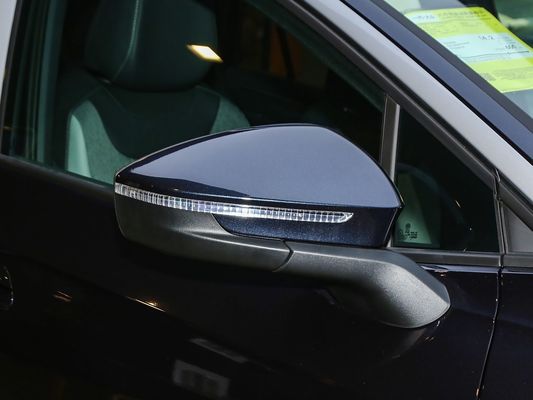 2025 VW Elektrisch voertuig ID.4 Snel oplaadbare auto Lang bereik 601km 80.4kWh Batterij Warm verkoop Nieuw model Goede prestaties met zonderak